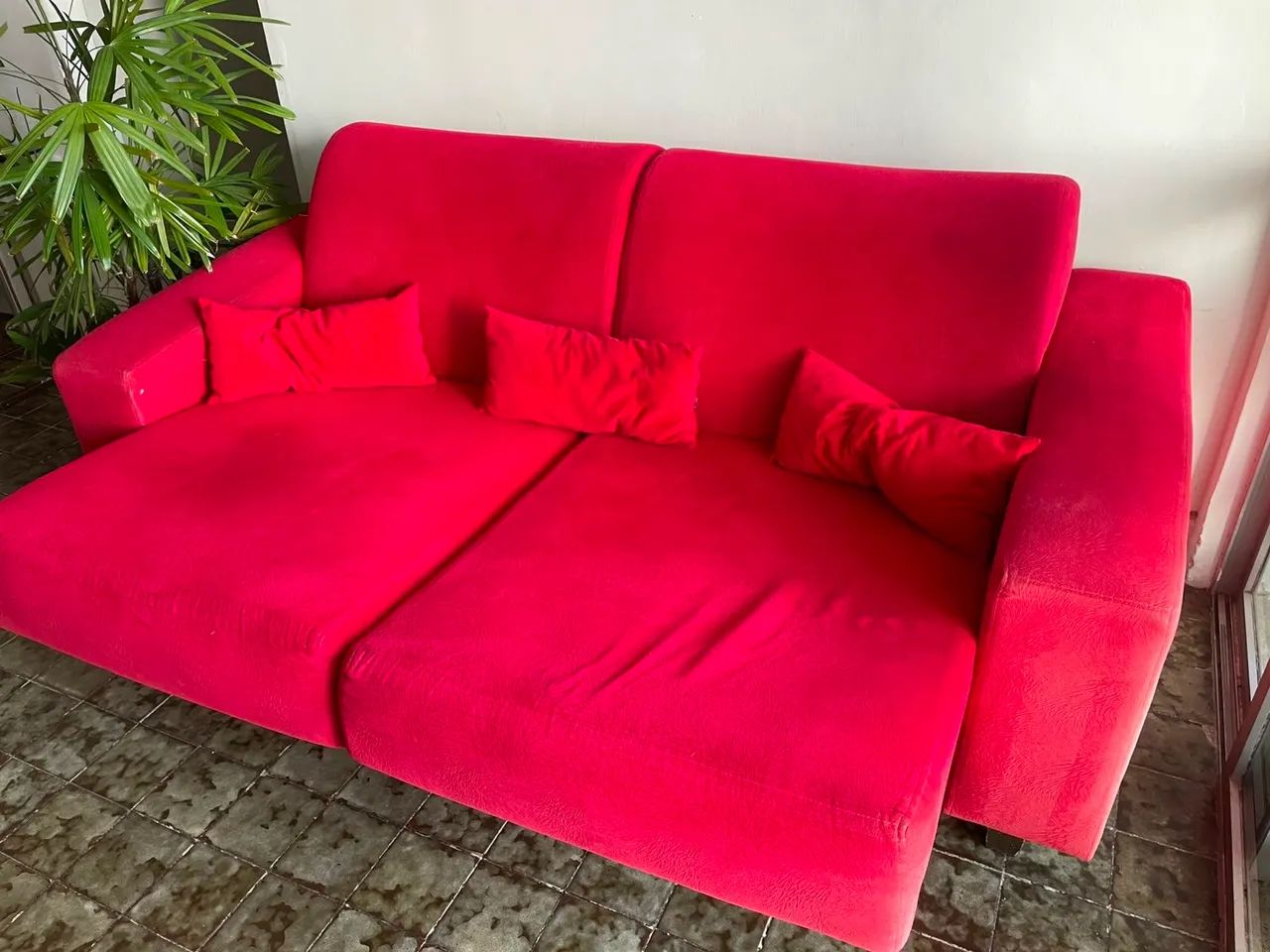 Sofá Retrô Moderno Vermelho - 3 Lugares Retrátil e Macio (Excelente Estado) - Foto 4
