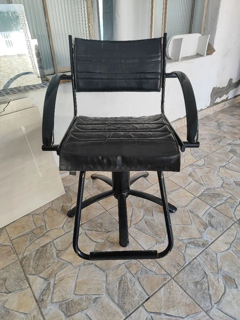 Cadeira de cabeleireiro Usada - Foto 4