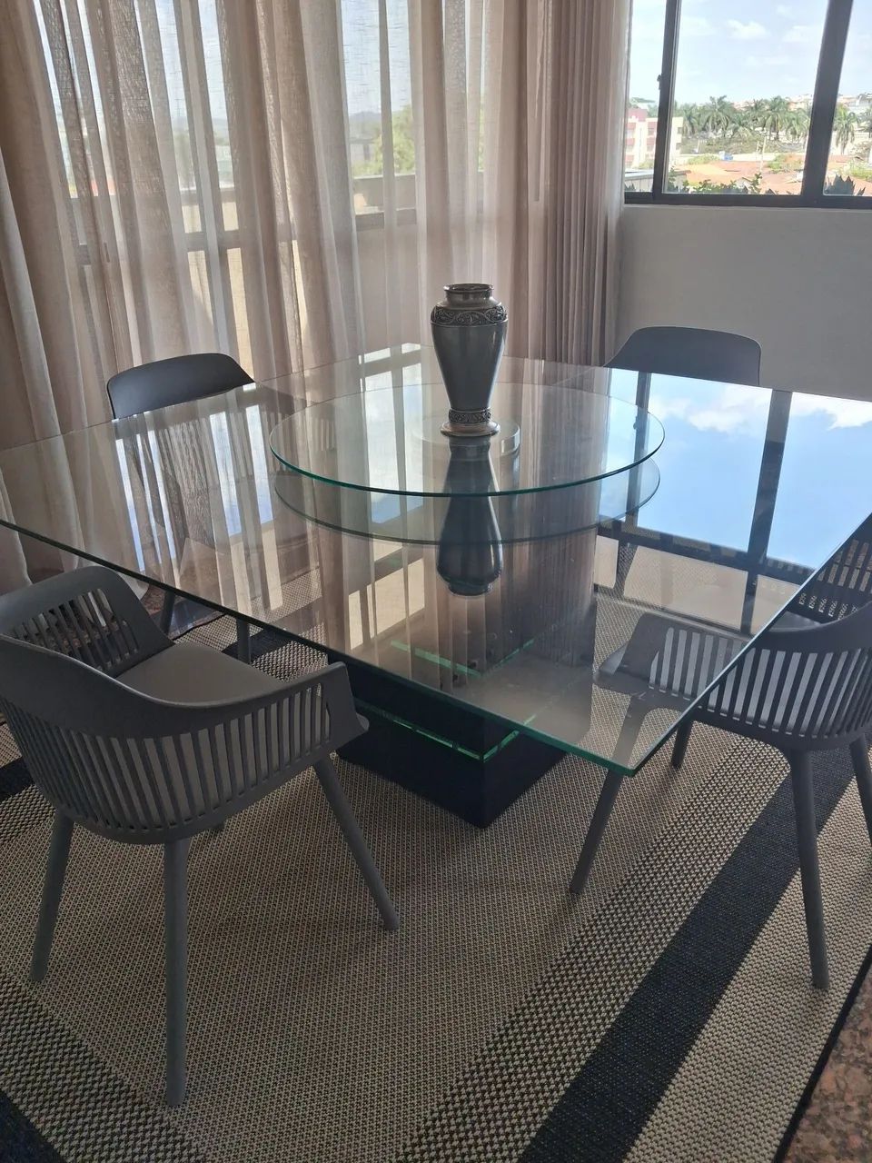 Mesa da lider com oito cadeiras - Foto 3