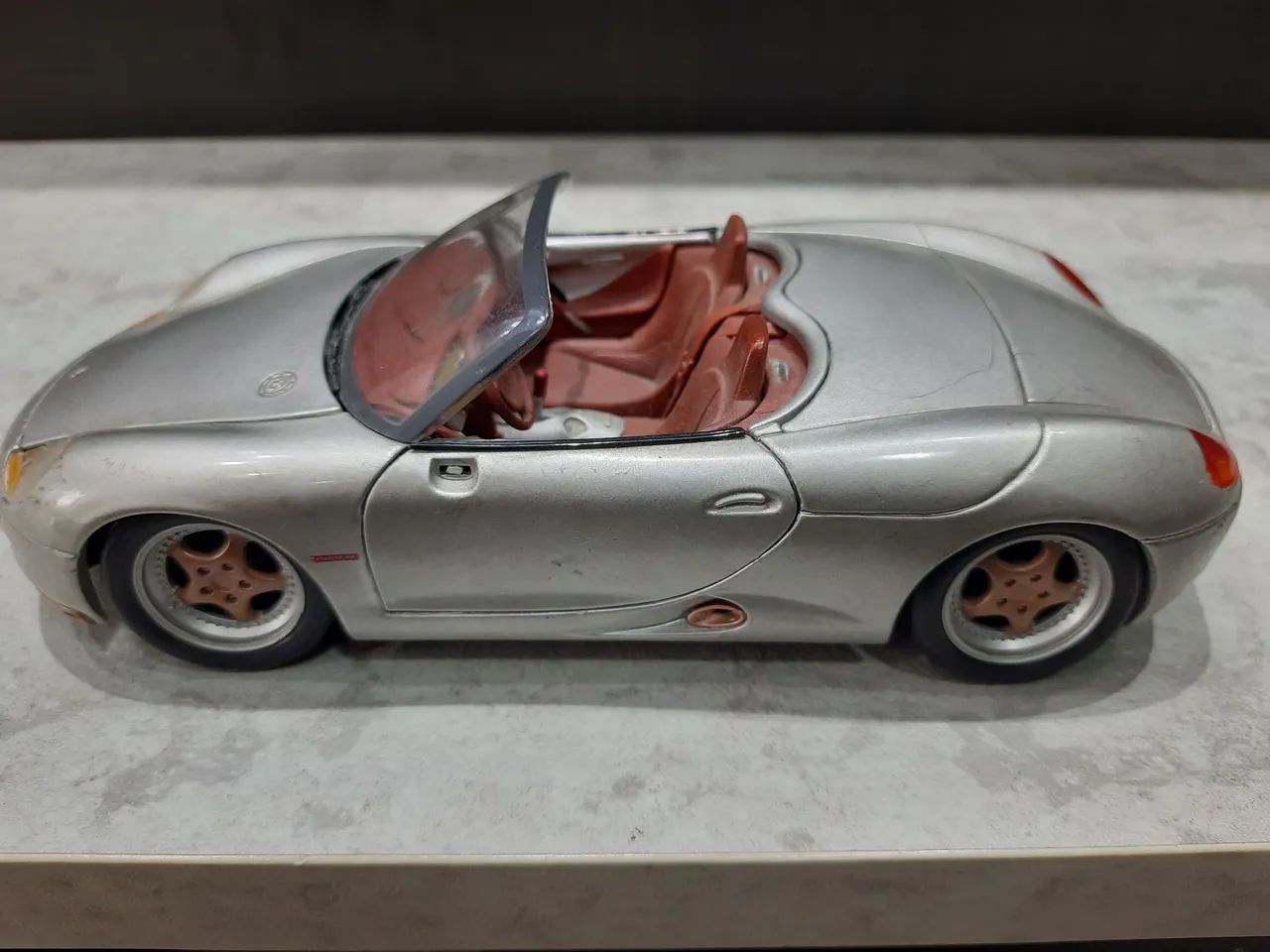 Miniatura Porsche Boxter Conversível - Escala 1:18 - Maisto