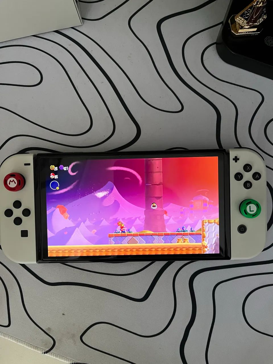 Nintendo Switch OLED - Completo + 2 Jogos - Foto 2
