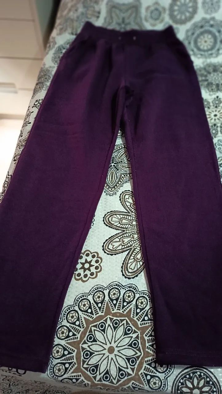 Calça moletom roxa P grande seminova