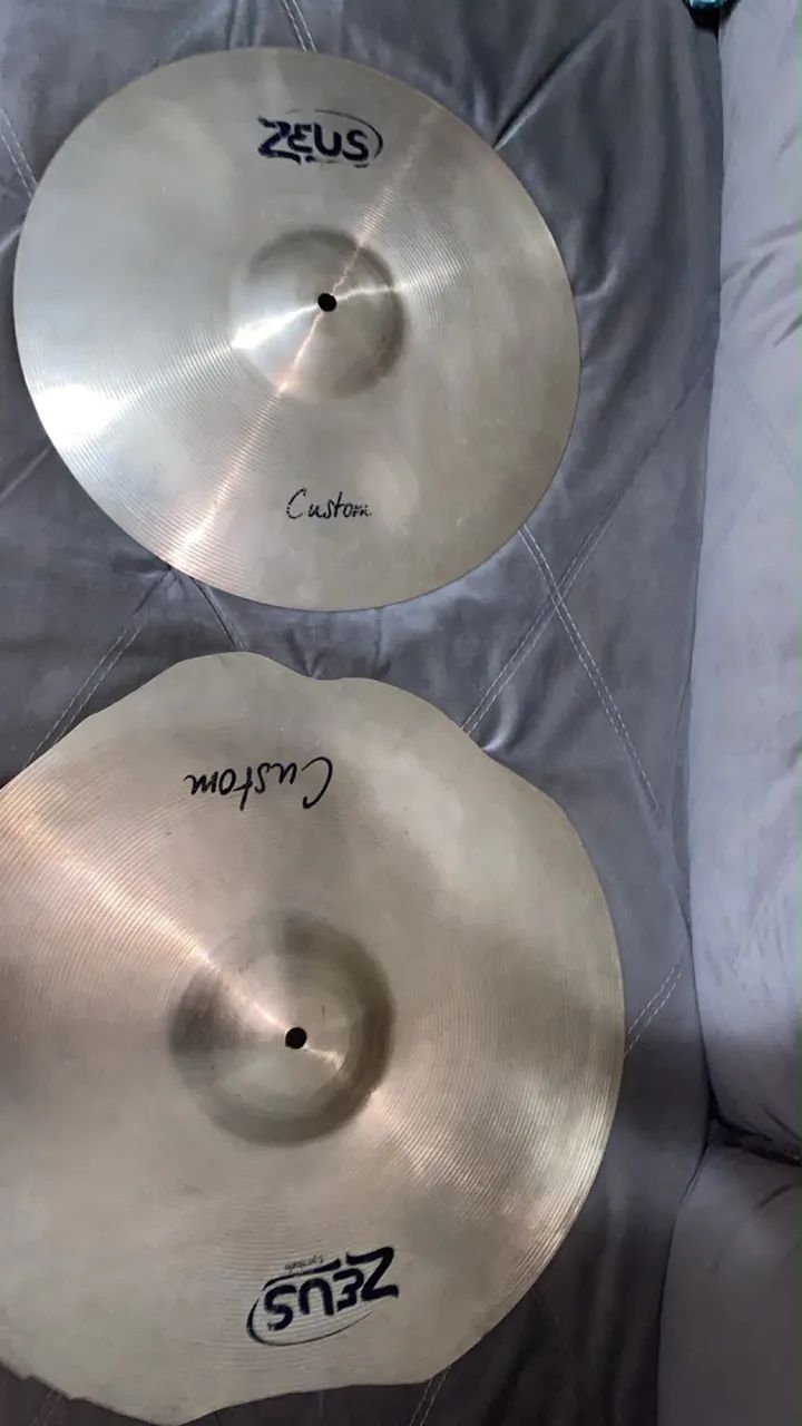 PRATOS ZEUS CUSTOM CRASH 16 E RIDE 20 - Instrumentos musicais