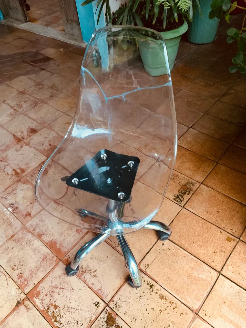 Cadeira transparente  - Foto 3