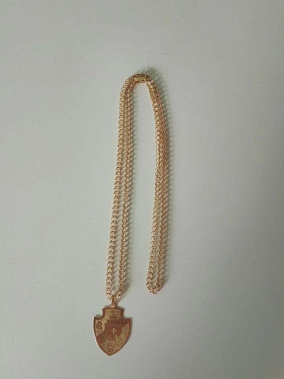 Vendo cordão de prata banhado 