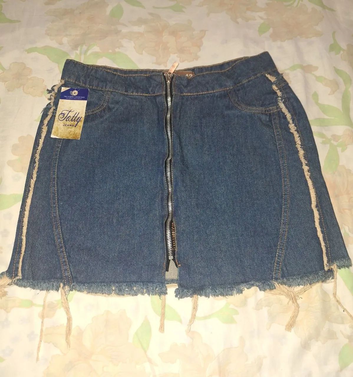 Vendo Saia Jeans com zíper central