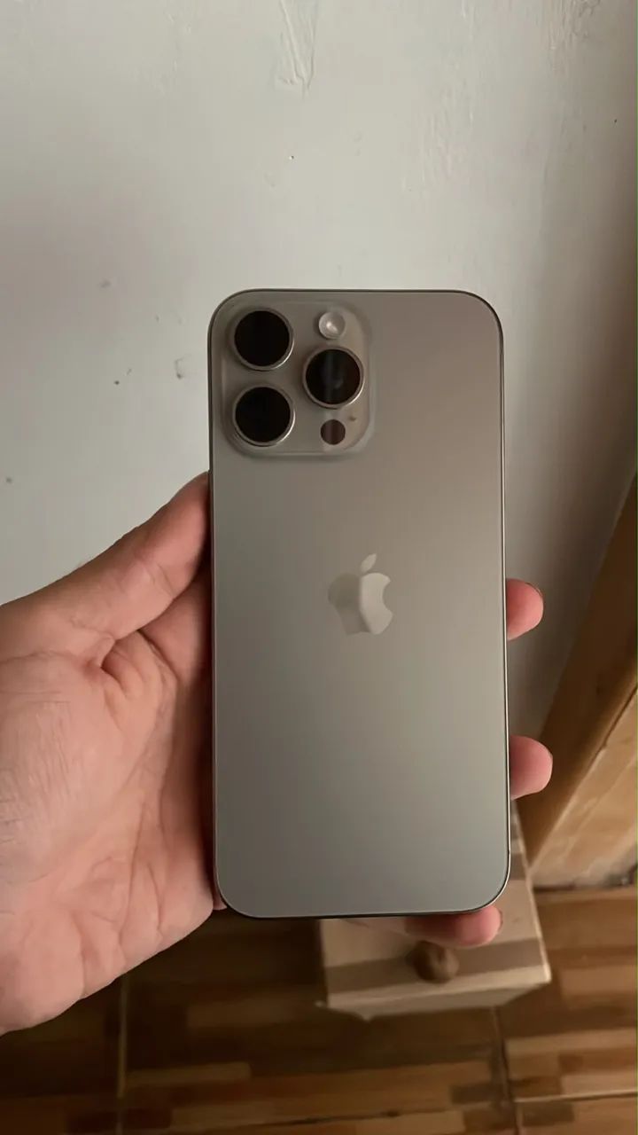Iphone 16 pro max - Foto 3