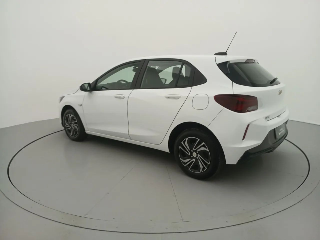 Chevrolet Onix Hatch 1.0 12V Flex Mec. 4P, foto 3 de 18