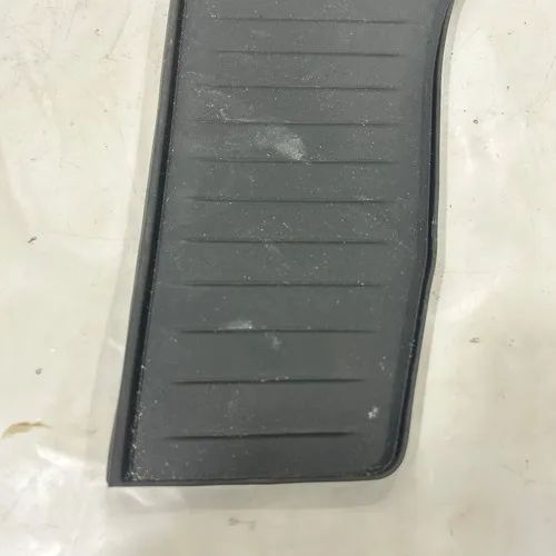 Borracha Tapete Porta Luvas Bmw 120i 2016 a 2018 - Foto 3