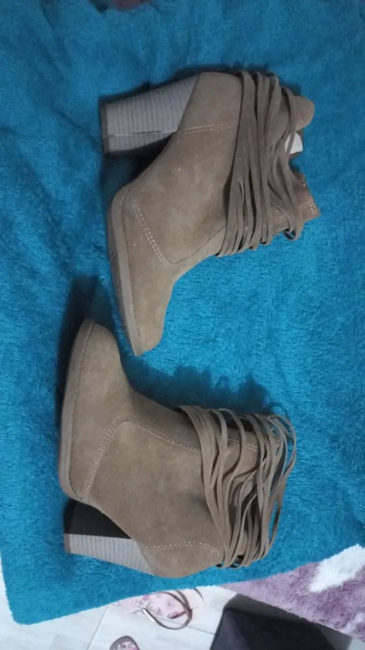 Bota Marrom de veludo - Foto 4