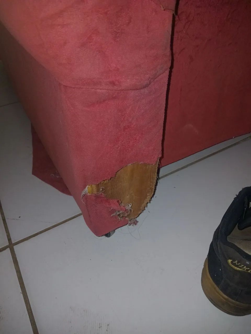 Vendo sofá, ele vira cama. - Foto 5