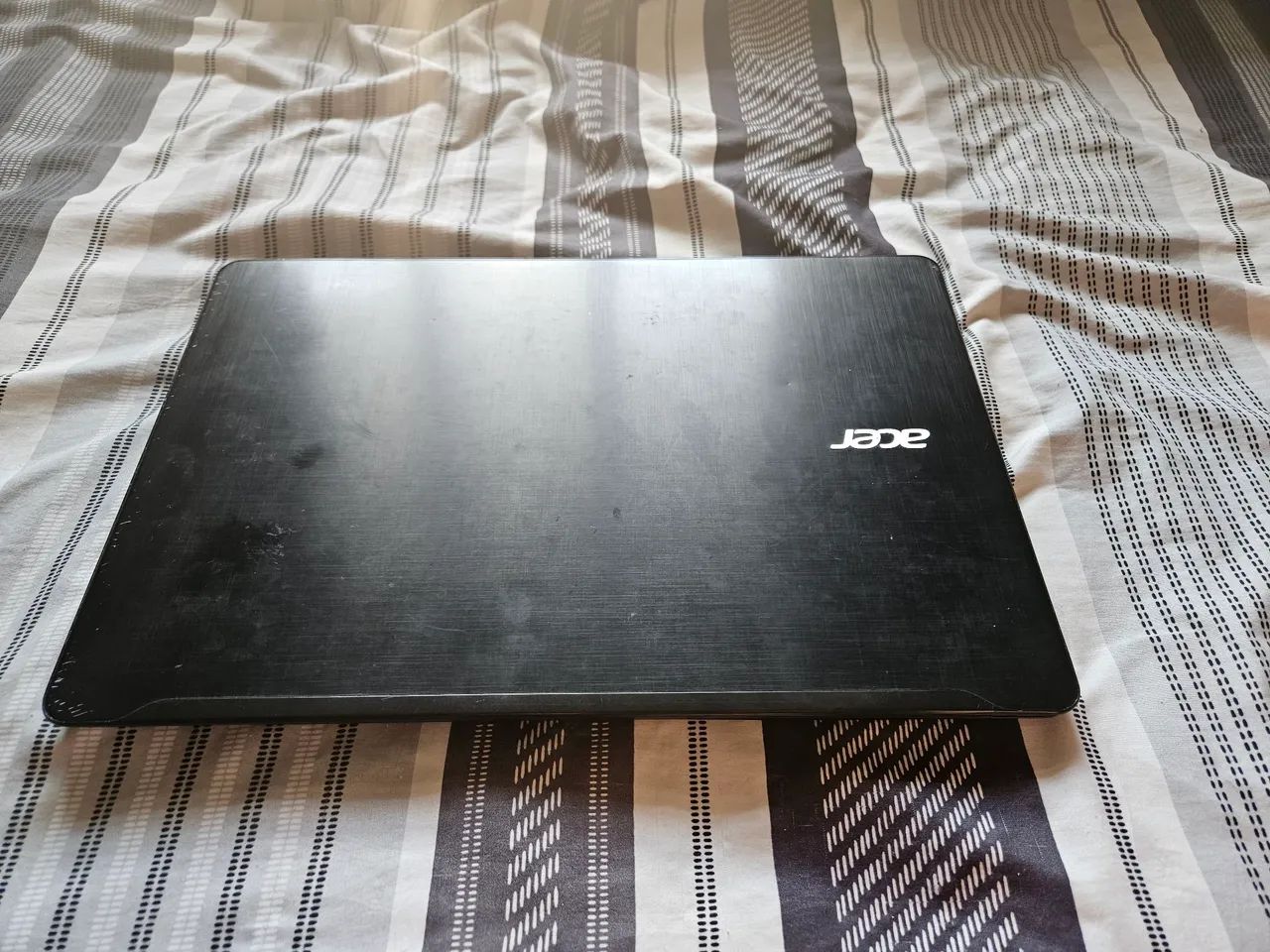 Notebook usado acer aspire F5-573-512B  - Foto 2
