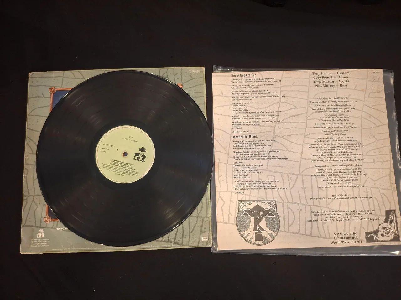 LP Black Sabbath Tyr com.encarte ótimo estado - Foto 3