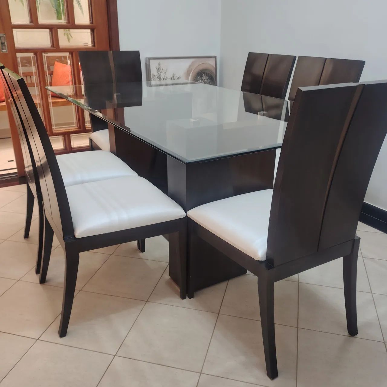 MESA DE JANTAR COM 06 CADEIRAS 