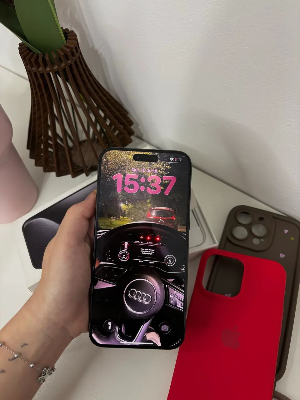 iPhone 15 Pro Max 256gb - Com caixa todo completo  - Foto 2