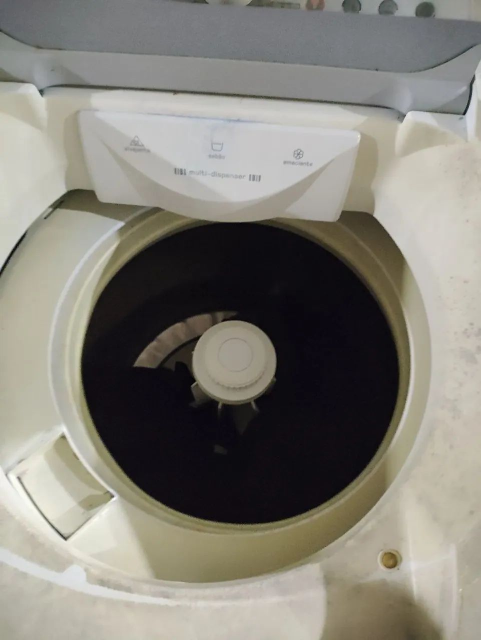 Vendo maquina de lavar com defeito para retirar a carcaça  - Foto 2