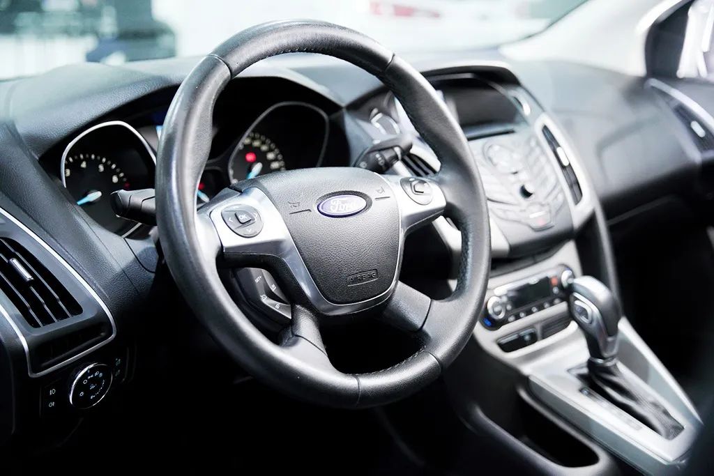 Ford Focus Sedan 2.0 16V/2.0 16V Flex 4p Aut., foto 4 de 19