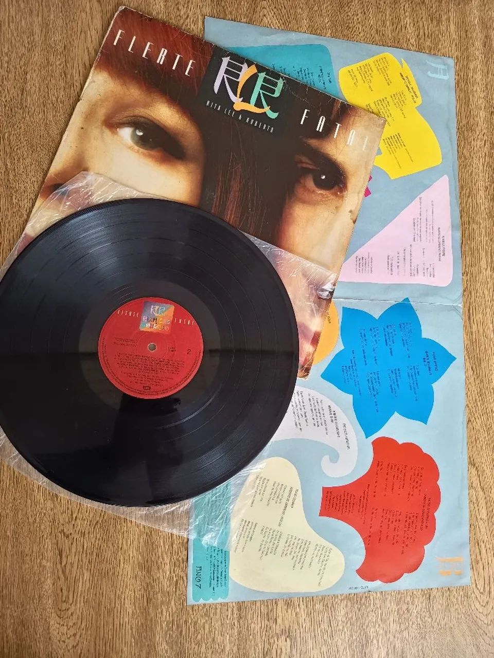 LP Rita Lee & Roberto - Flerte Fatal - Vinil - Foto 2