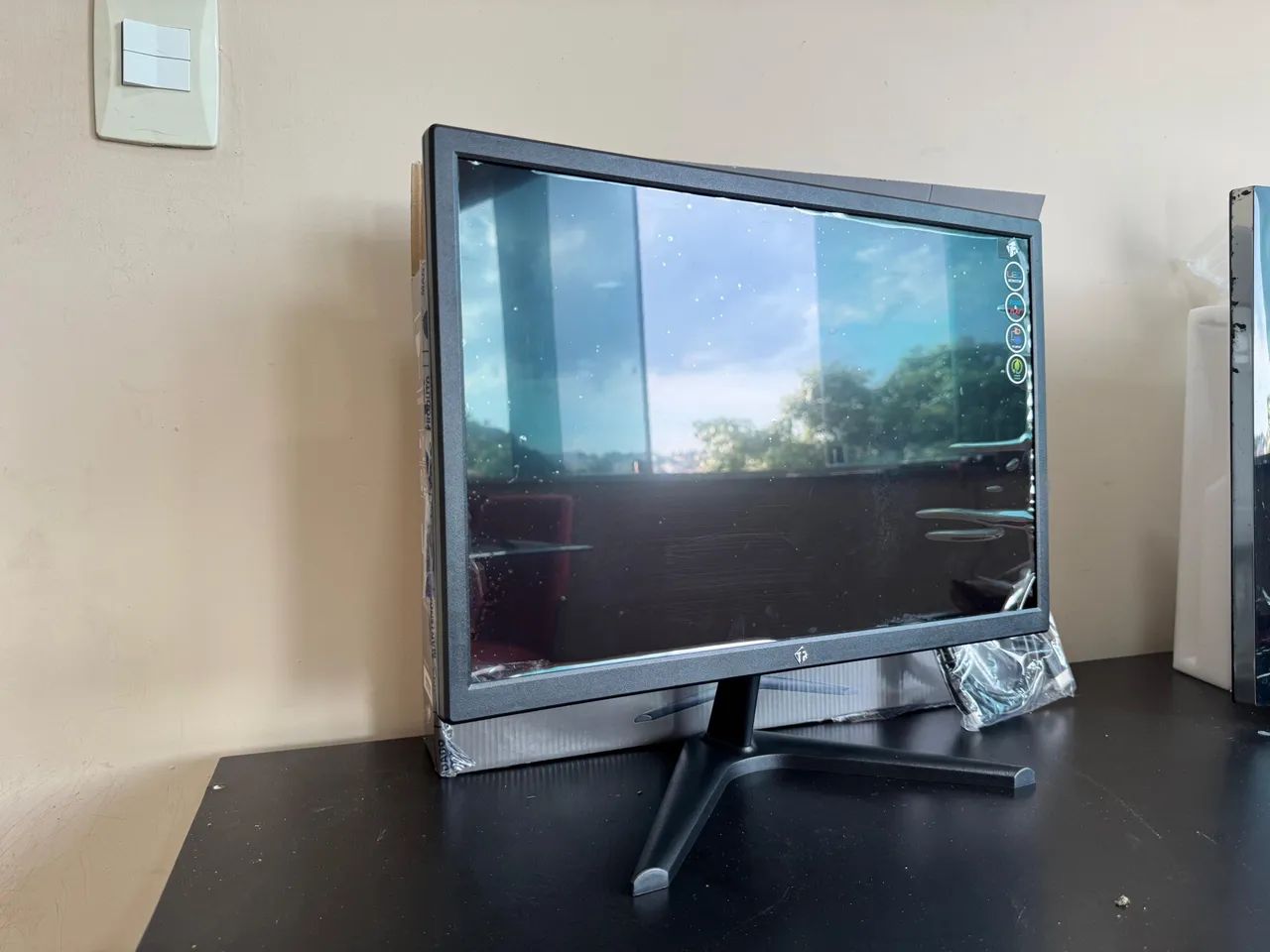 Monitor Tronos 19.5 polegadas LED Novo na Caixa - Foto 2