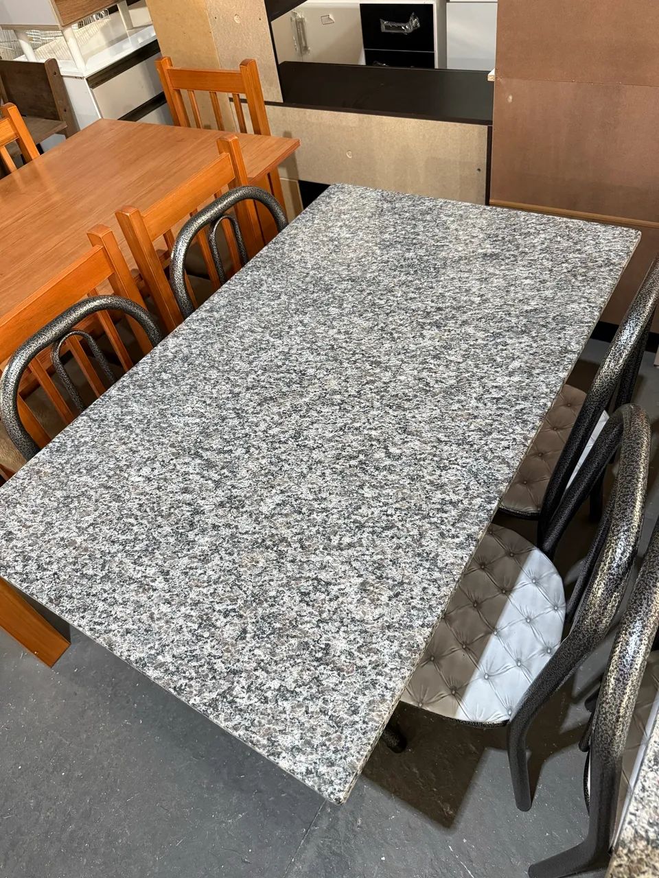 Mesa com 4 cadeiras - entrego hoje