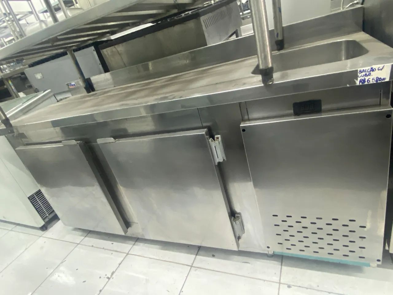 Balcão com cuba 