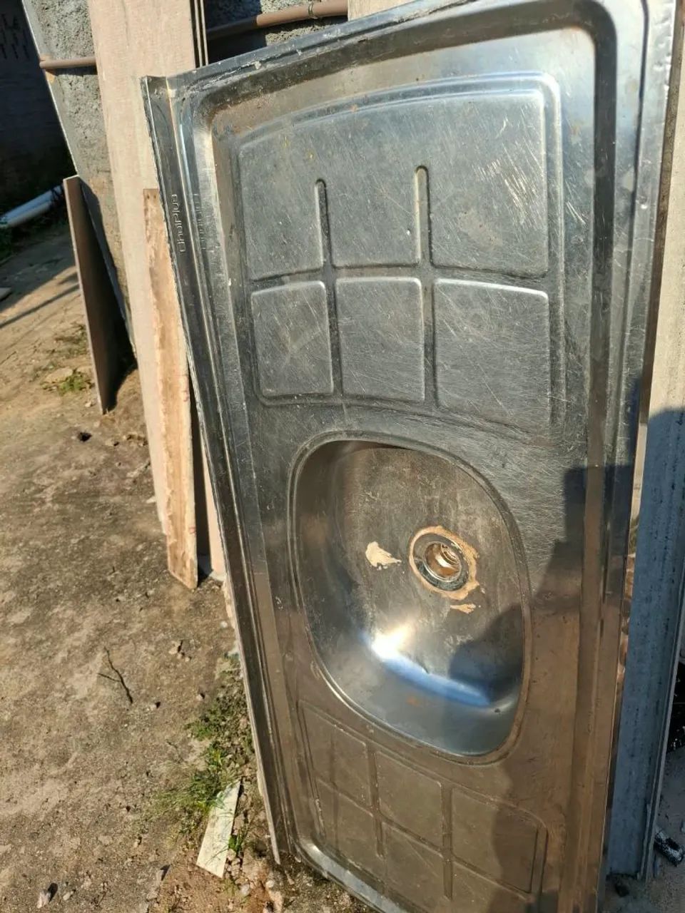 material de construção pia, cano e joelho