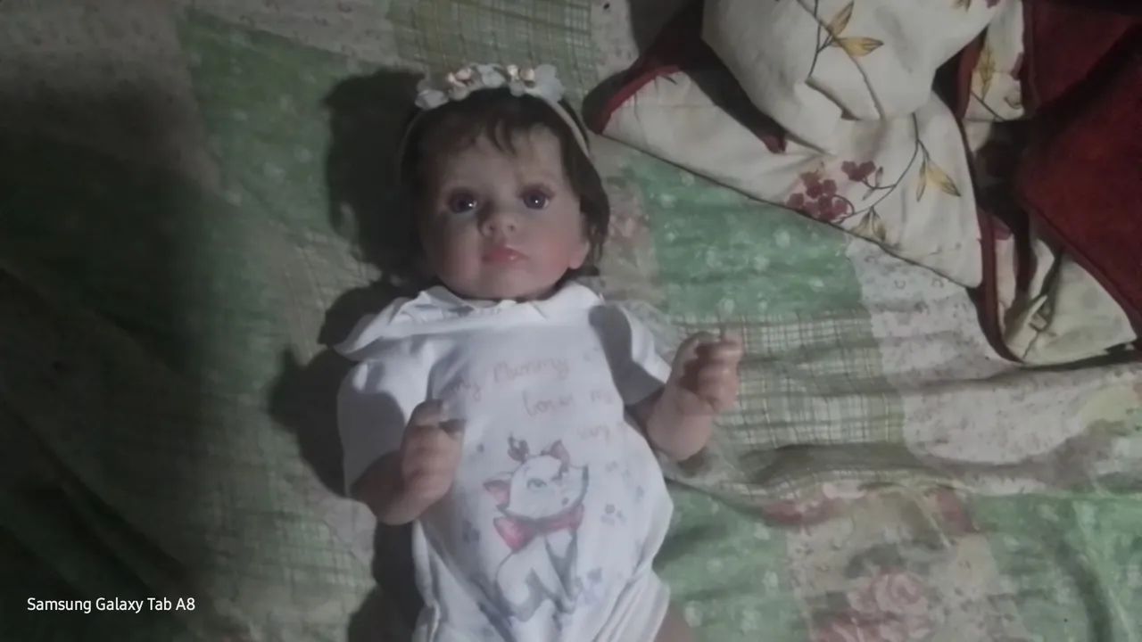 Boneca Bebê Reborn com corpinho em vinil  - Foto 4