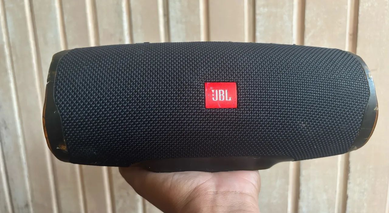 Vendo caixa jbl charge 4 
