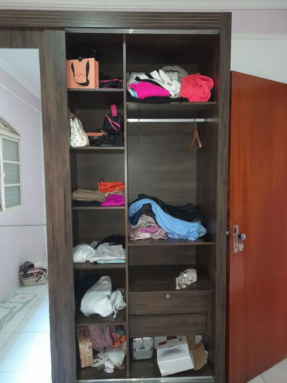 Guarda Roupas em madeira - Foto 4