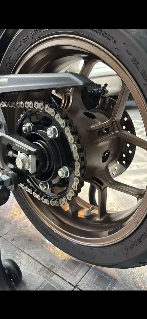 Moto cb650r 2023  - Foto 5