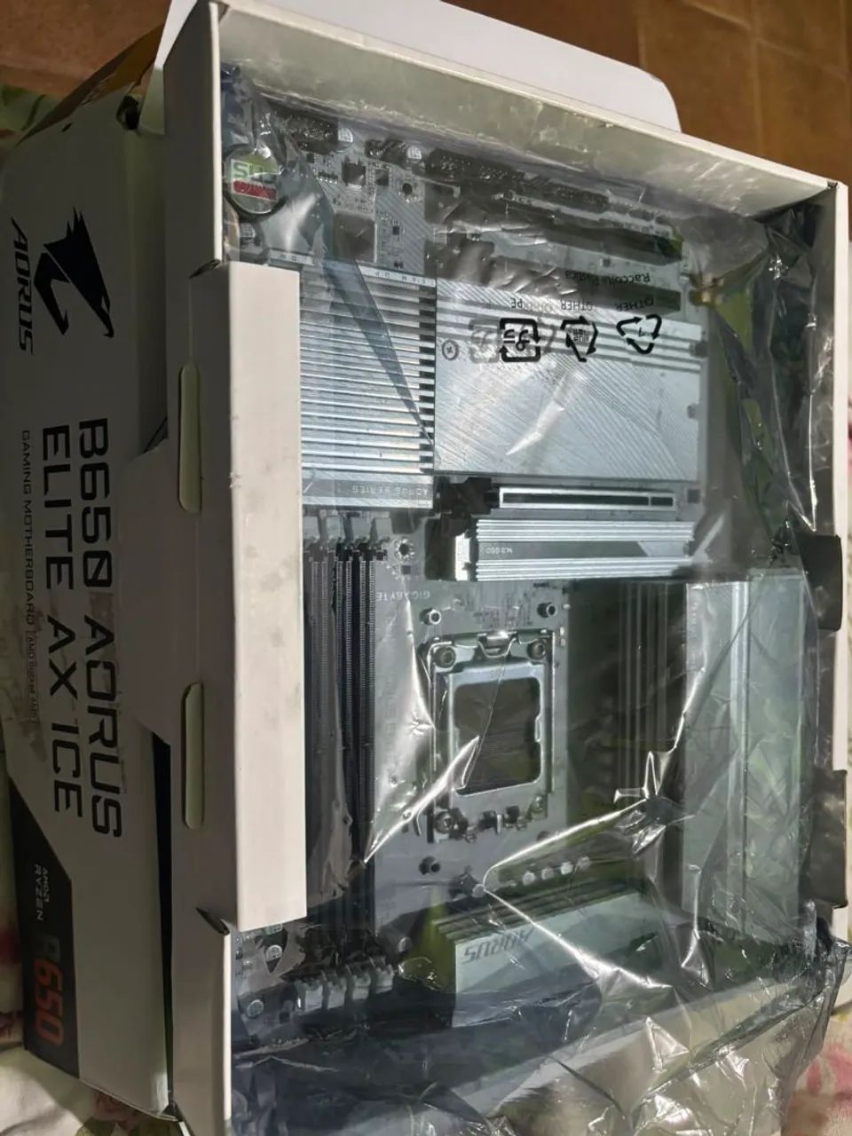Placa Mãe B650 Aorus Elite ax ice - Foto 2