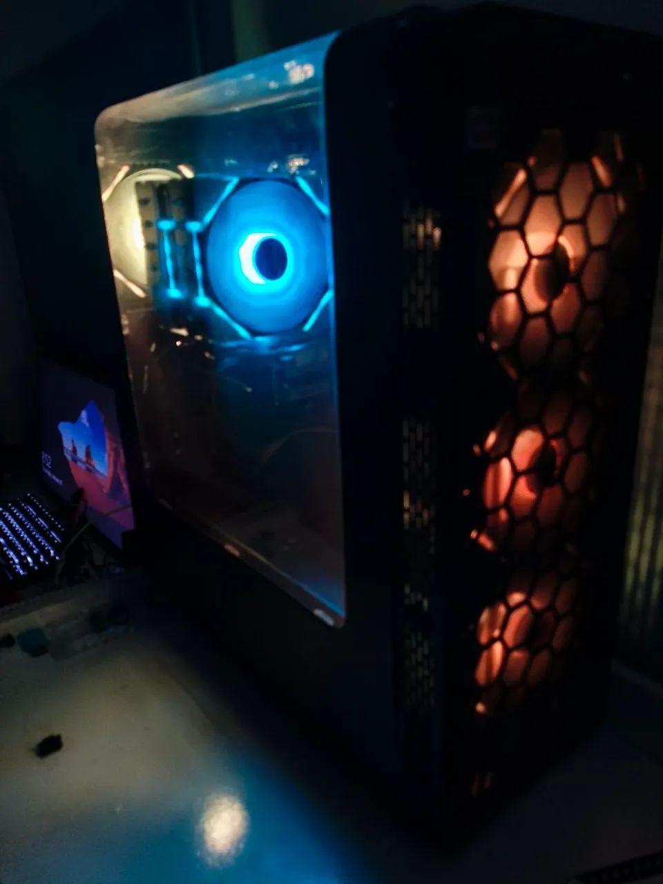 Gabinete Thermaltake View 27 lateral curva. - Foto 3