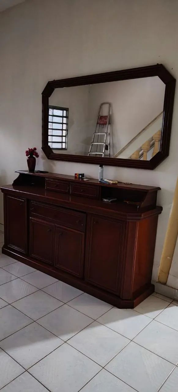 Conjunto de jantar, mesa, armário e espelho 