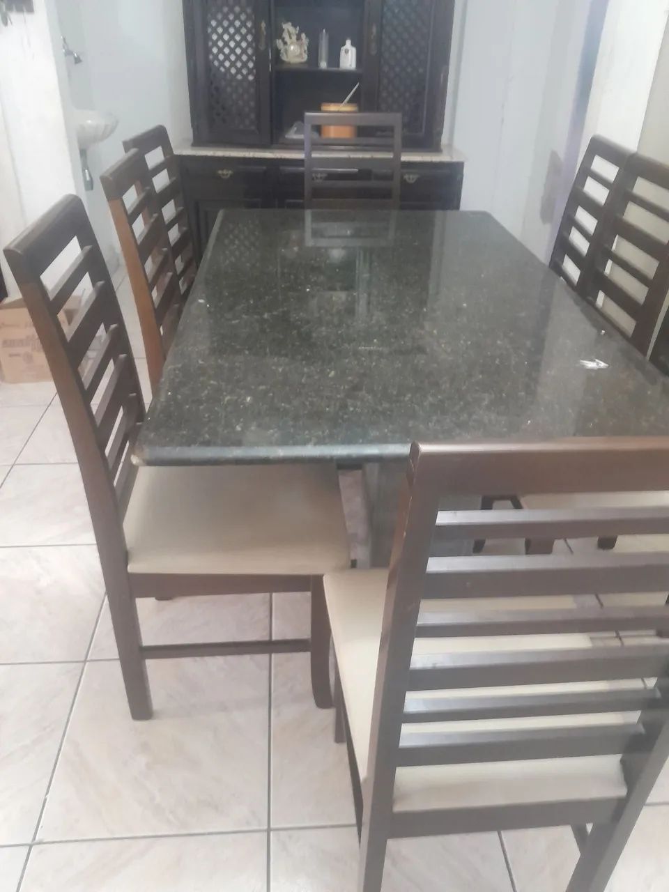 Mesa em granito 8 cadeiras 