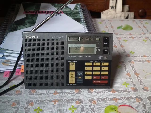 Rádio Sony ICF7600DS