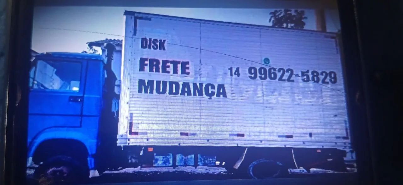Frete & Mudanças c baú 3/4