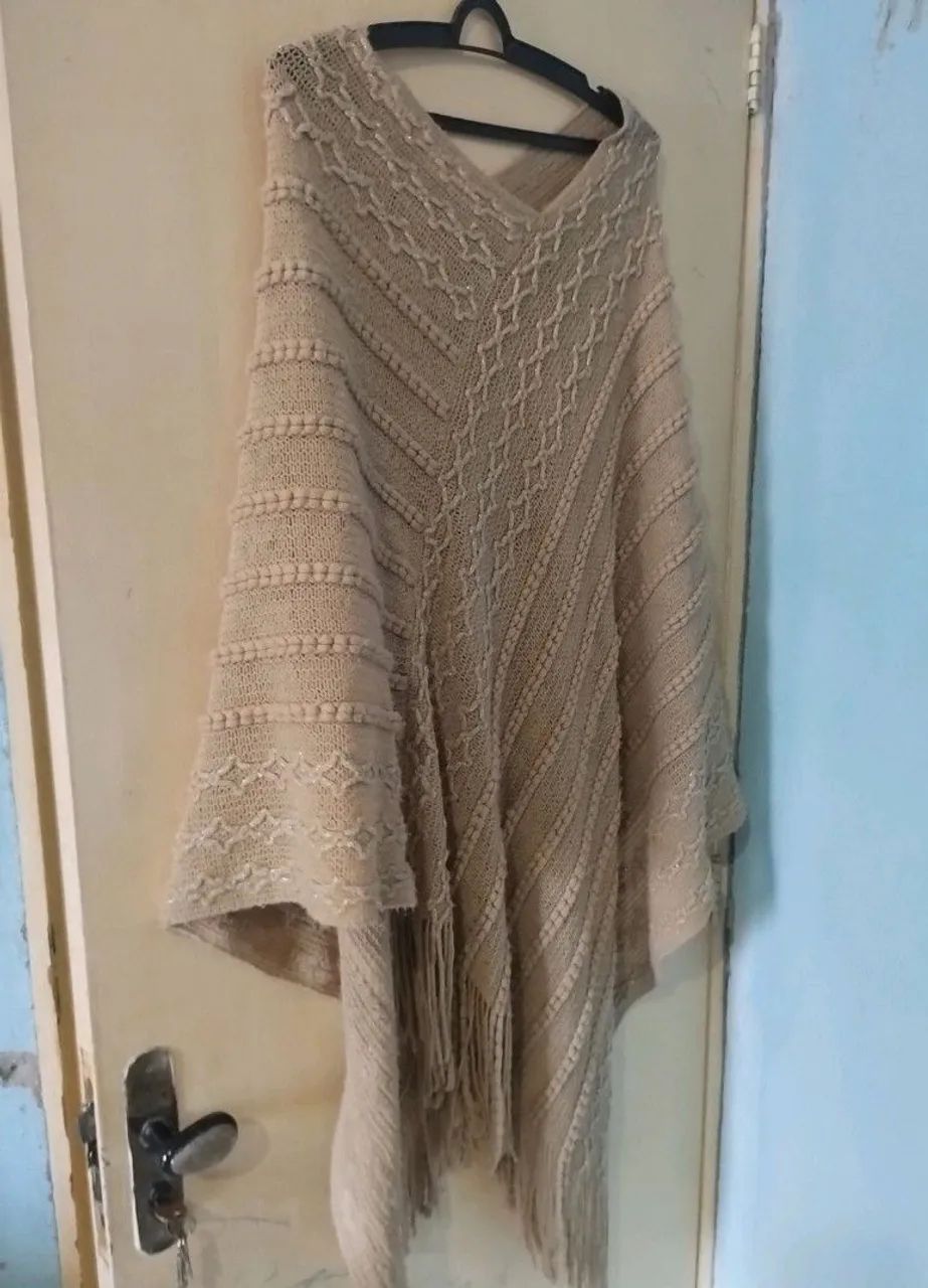 Poncho em lã bege - Foto 2