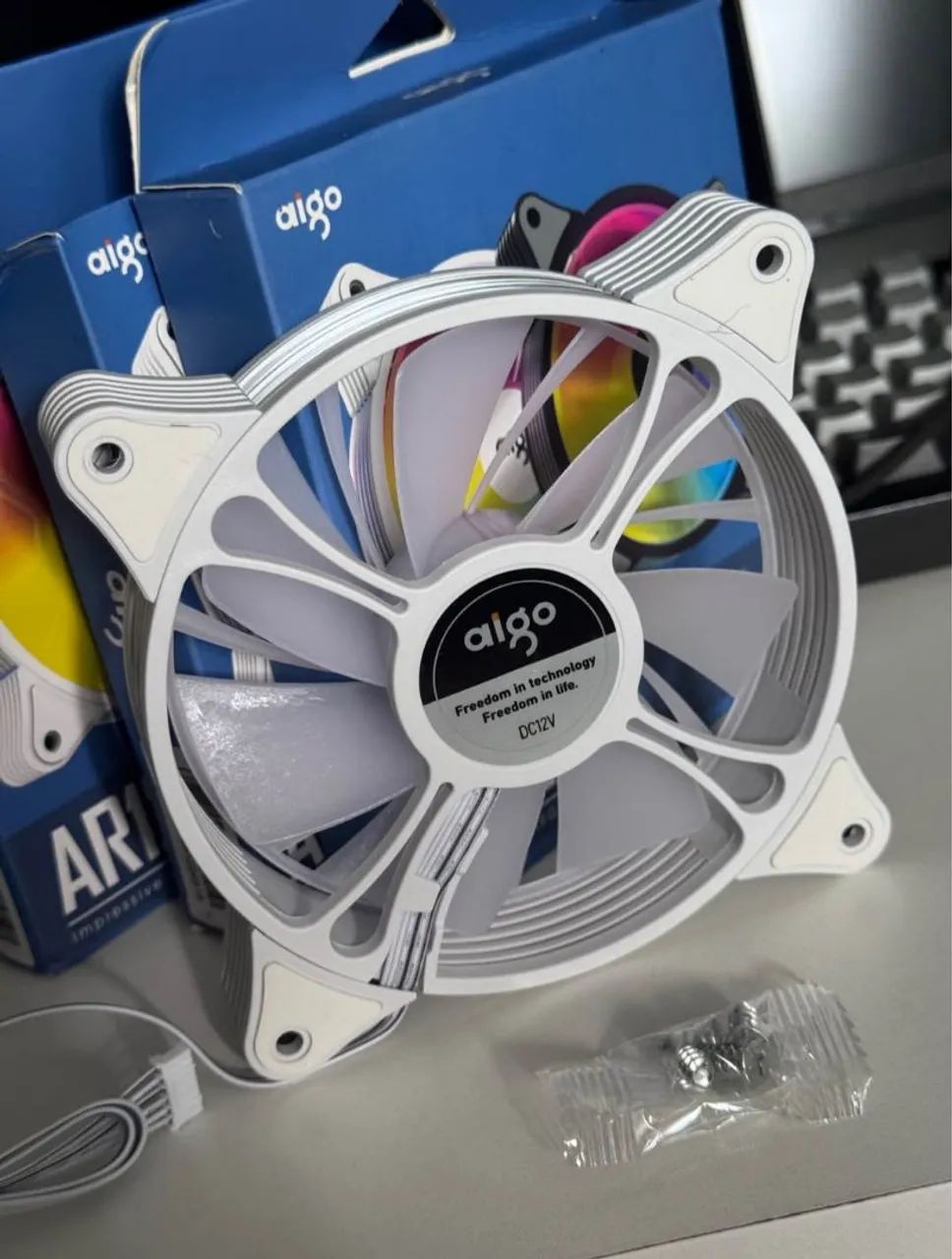 Kit com 6 ventoinhas Aigo Sem controladora. 
