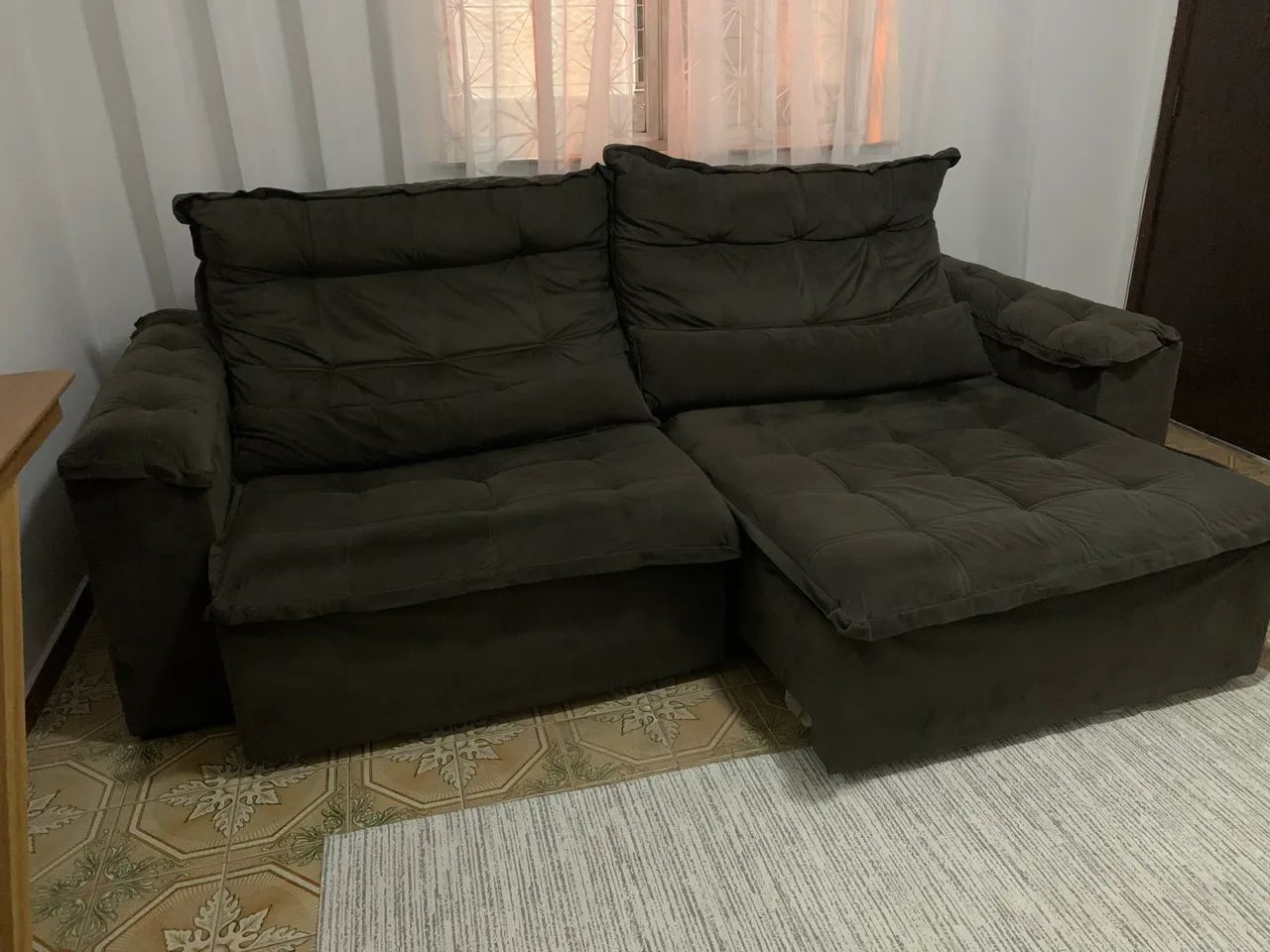 Retractable and Reclining Sofa