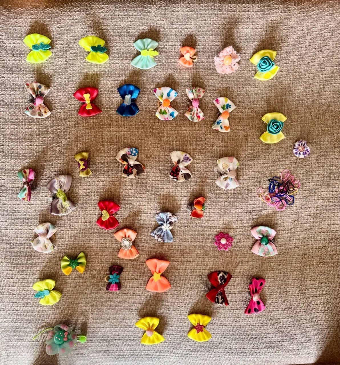 Kit com 35 Laços para Cachorros - Modelos Variados