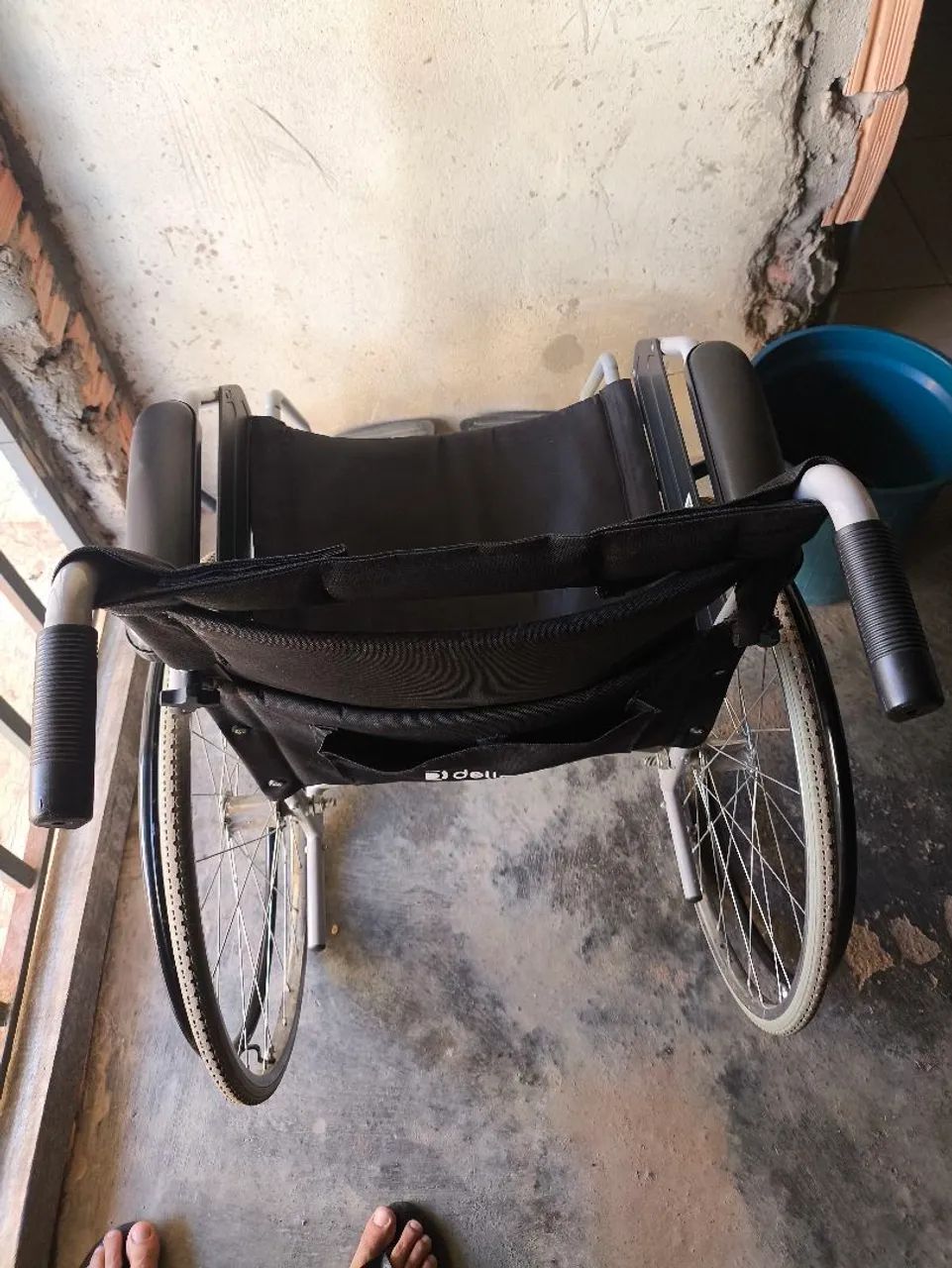 Vende-se cadeira de roda 400R$ - Foto 2