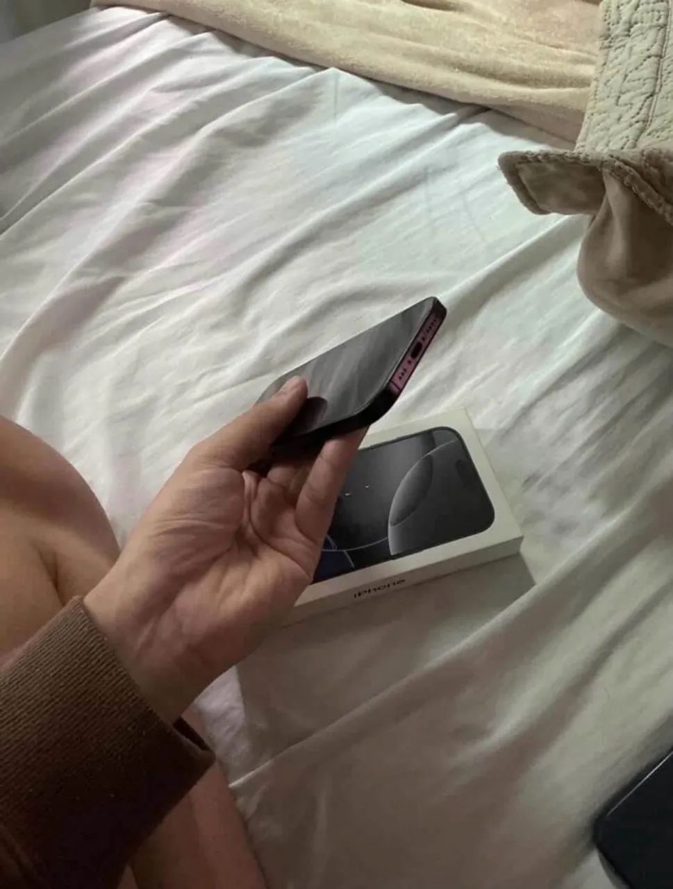 iPhone 16 pro 128gb - Foto 2