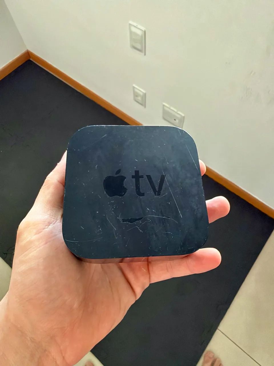 Apple TV 箱無し Apple Tv 4K 1 Geração 32GB SEM Controle - Dispositivos de