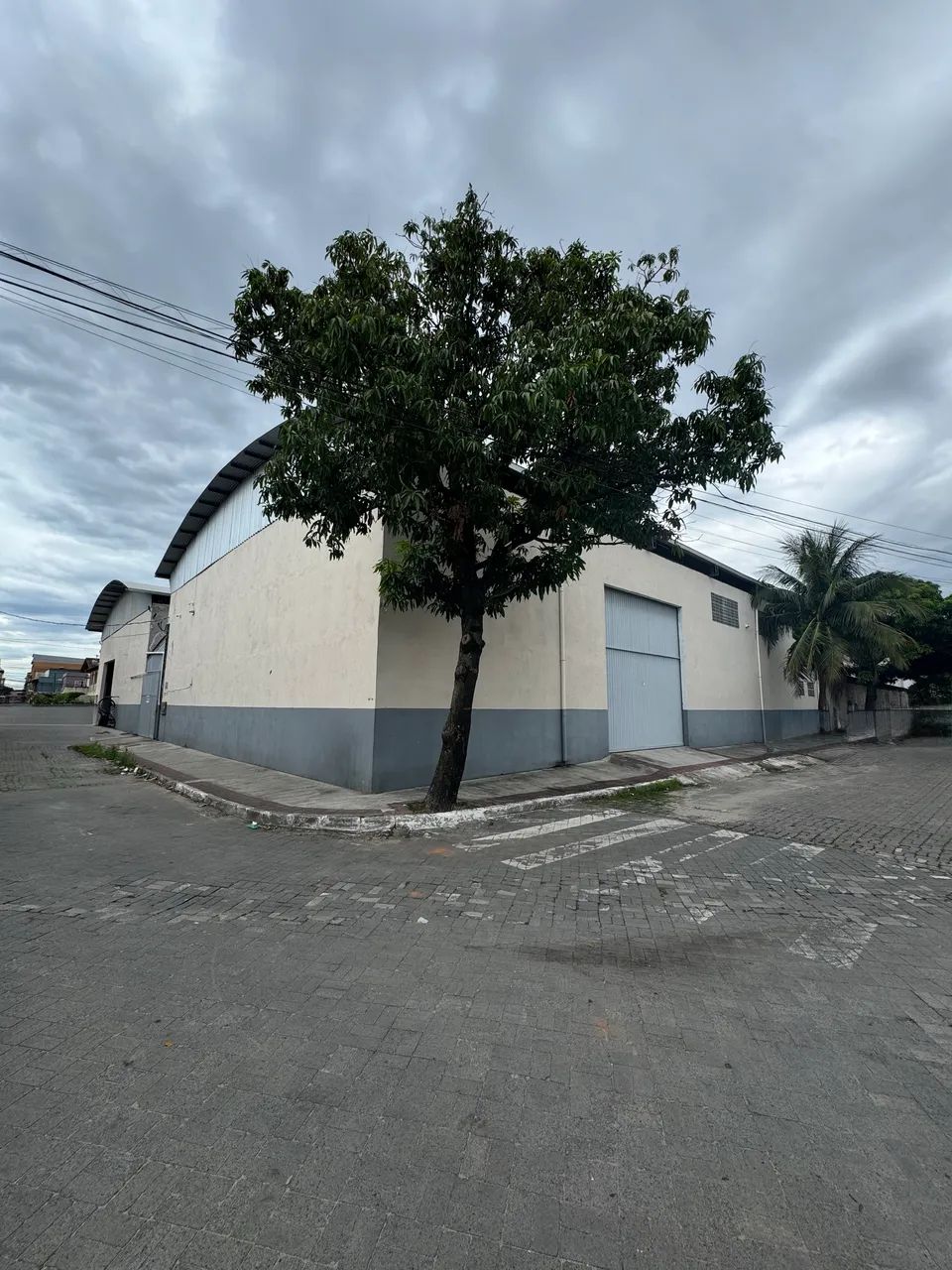 ALUGA-SE GALPÃO COMERCIAL EM VILA VELHA - BAIRRO COCAL