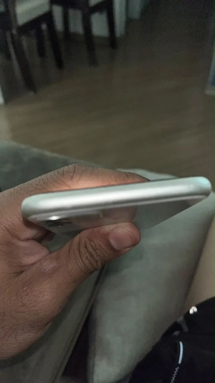 Vendo iPhone 11 em ótimo estado com IO 27  - Foto 2