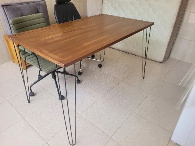MESA com tampo 1,66 M X 85 CM ARMAZÉM e pés em ferro 80cm 