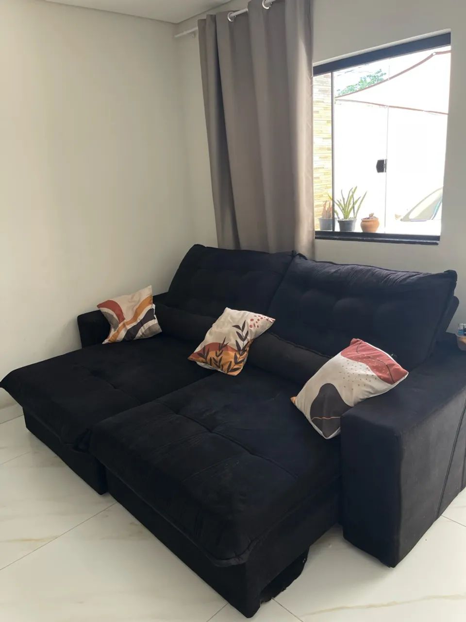 Sofá Retrátil Preto