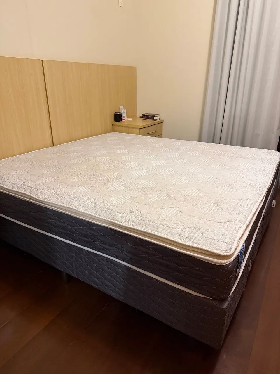 Cama king size - colchão e box com 1 ano de uso - Foto 3