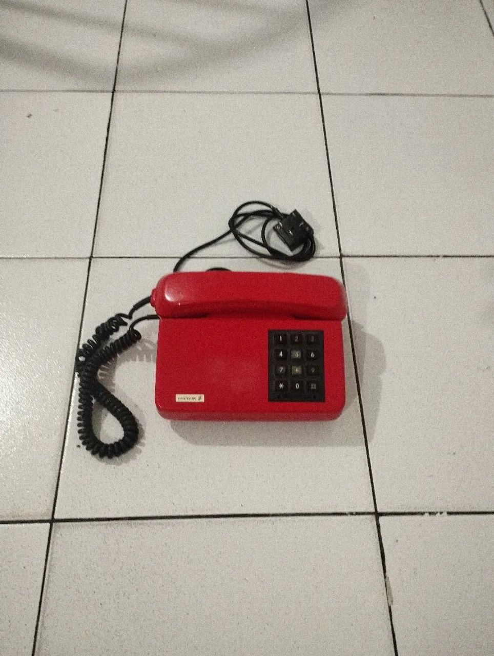 Telefone fixo antigo 