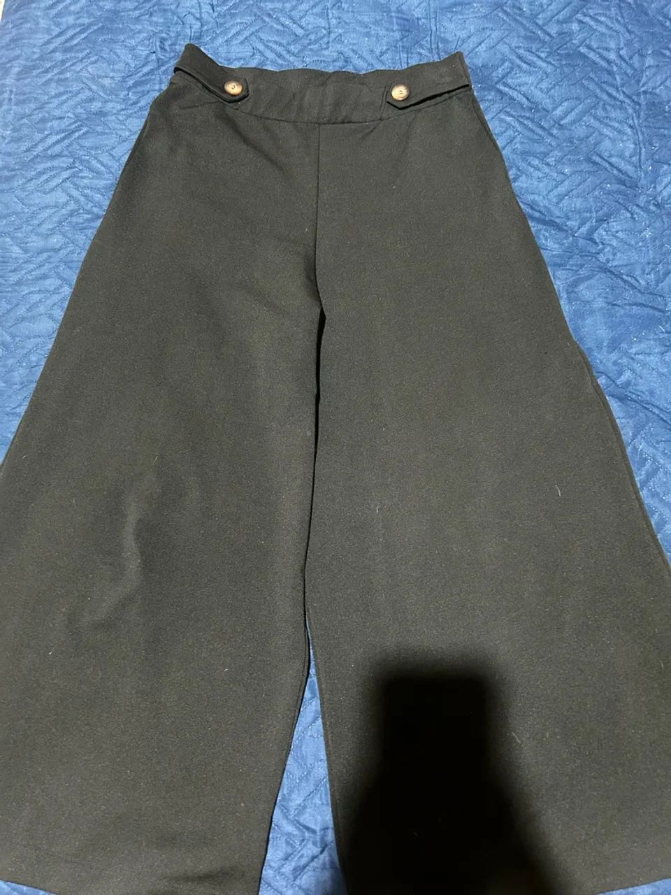 Calça Pantacourt Preta de Cintura Alta (Seminova)